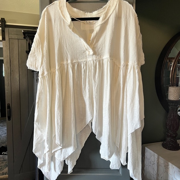 Free people boho flowy hankerchief top. Size small, but with oversized fit. - Picture 1 of 10